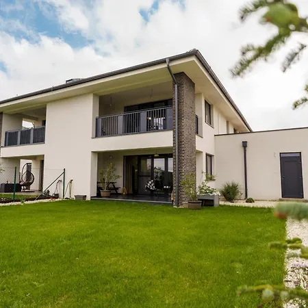 25 Courtyard Galanta