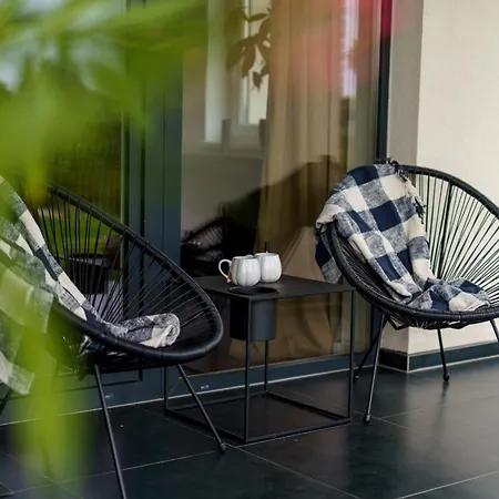 Apartment 25 Courtyard *